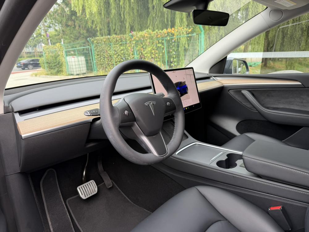 Tesla Model Y 2022 #17 Tesla Model Y 2022 car image #17
