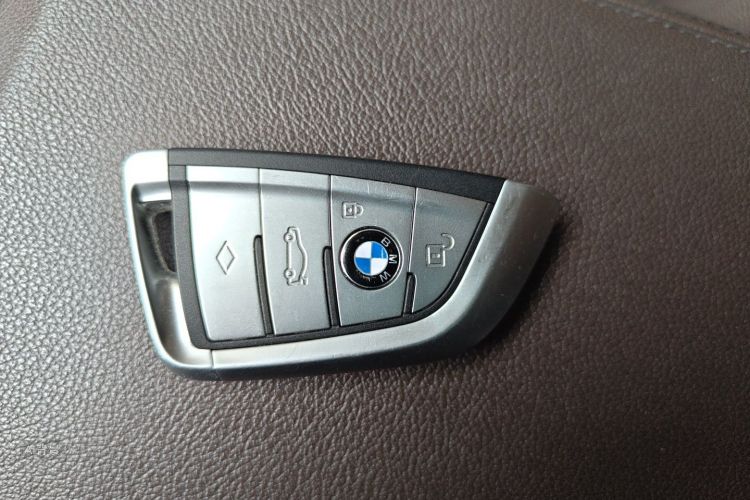 BMW 3 Series 2021 #10 BMW 3 Series 2021 car image #10
