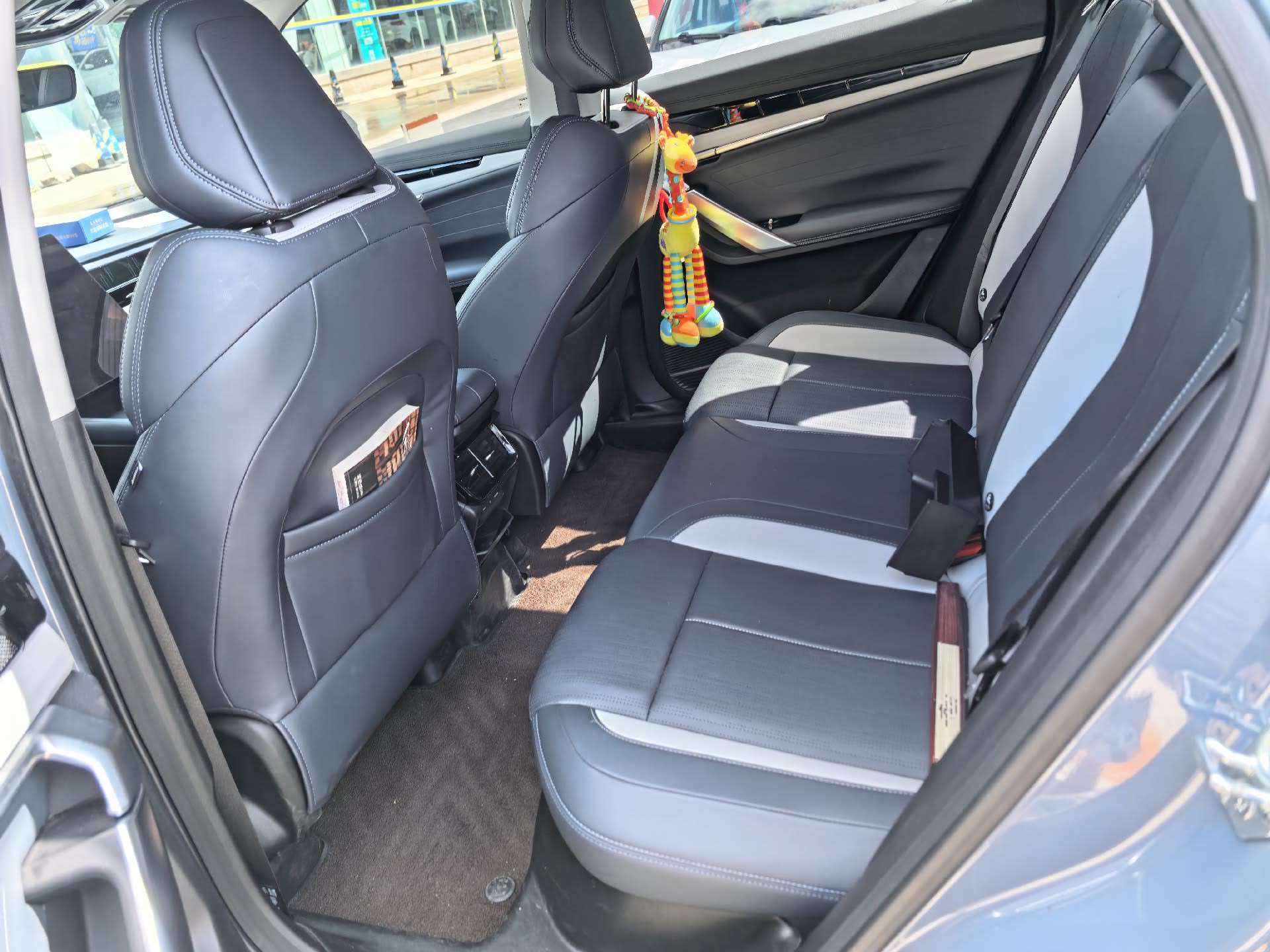 GEELY Boyue L 2025 car image #3