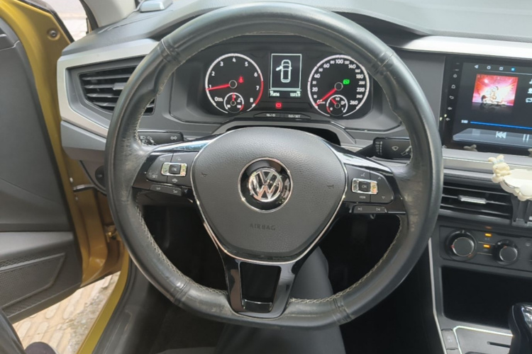 Volkswagen Polo 2020 car image #11