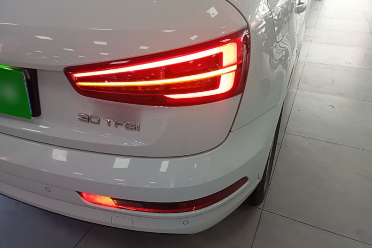 Audi Q3 2017 изображение автомобиля #8