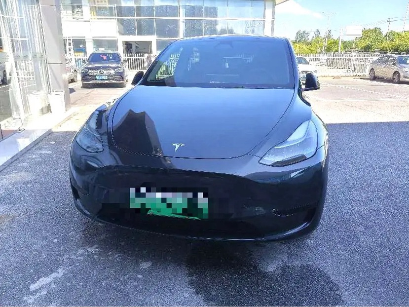 Tesla Model Y 2024 #2 Tesla Model Y 2024 car image #2