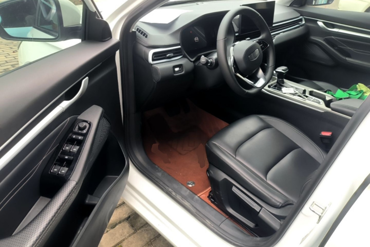 GEELY Emgrand 2025 car image #16