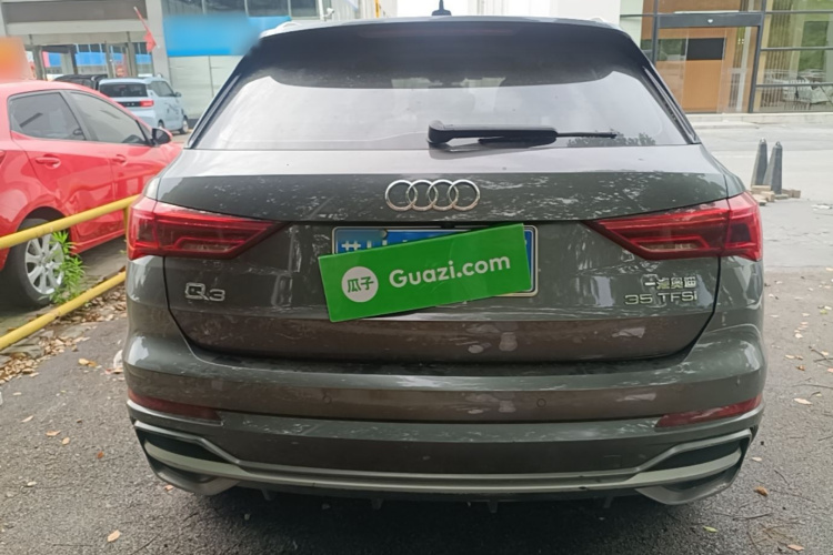 Audi Q3 2019 car image #6