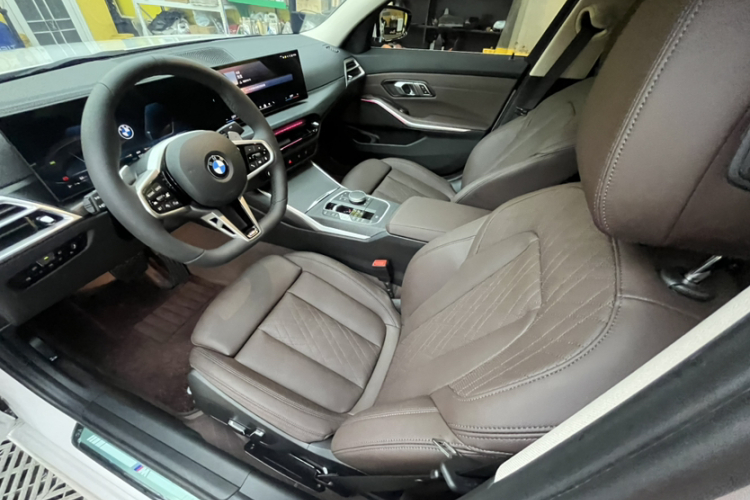 BMW 3 Series 2026 car image #14