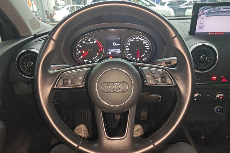 Audi A3 2018 car image #11
