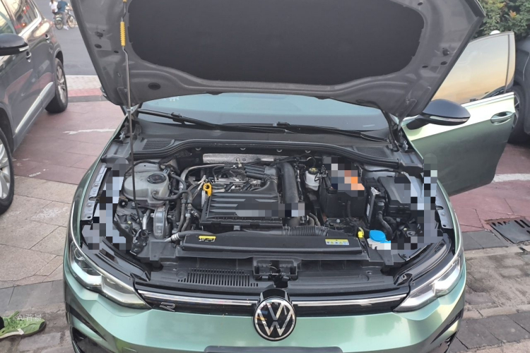 Volkswagen Golf 2022 car image #22