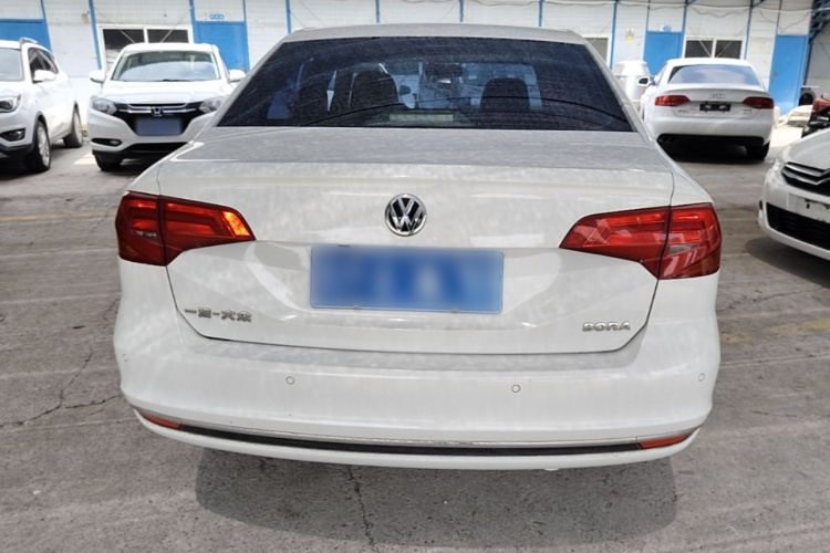 Volkswagen Bora 2017 car image #6