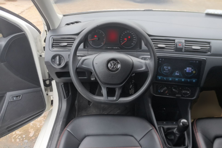 Volkswagen Santana 2021 imagen de coche #11