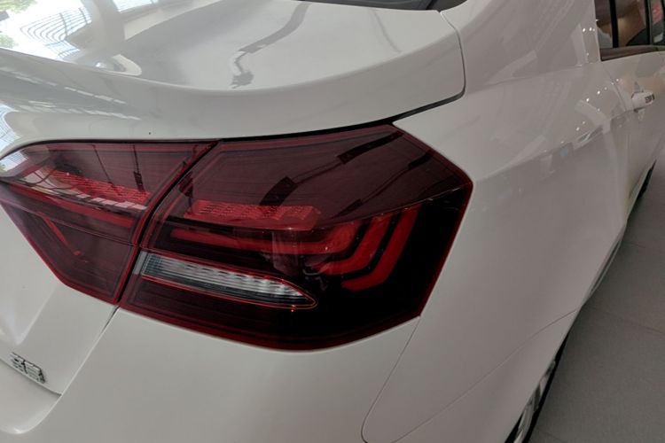 GEELY Emgrand 2021 #8 GEELY Emgrand 2021 car image #8