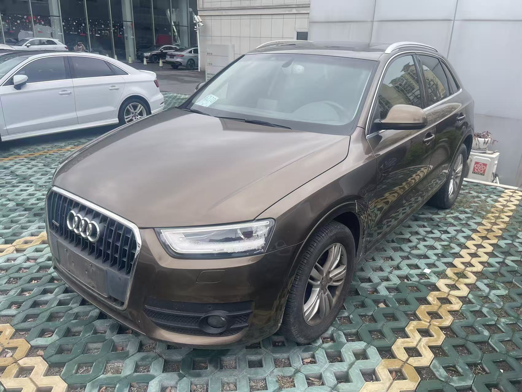 Audi Q3 2014 Audi Q3 2014 immagine di auto