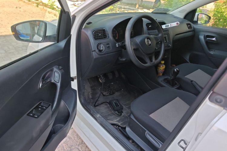 Volkswagen Polo 2016 car image #16