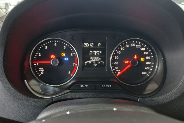 Volkswagen Polo 2018 car image #12