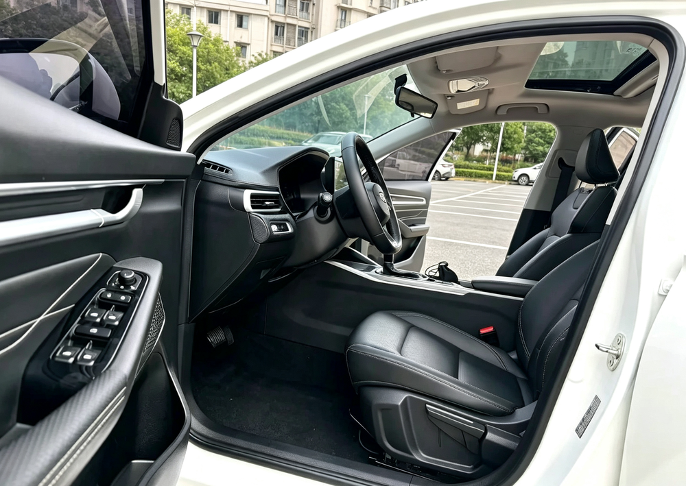 GEELY Emgrand 2022 car image #8