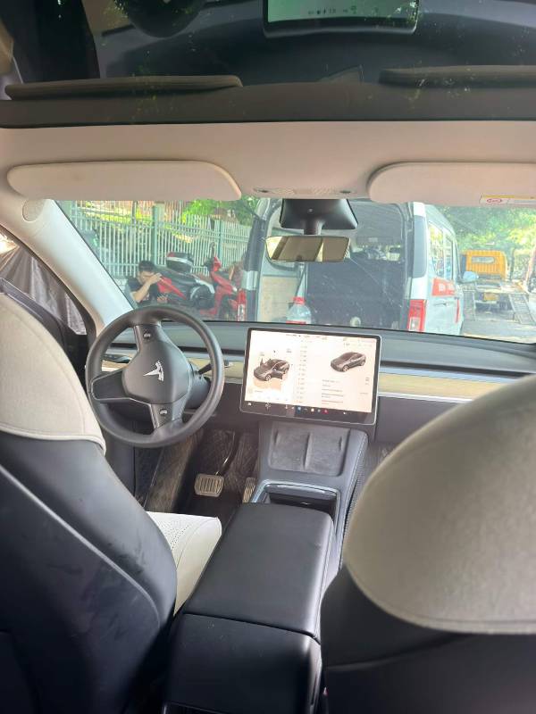 Tesla Model Y 2022 #8 Tesla Model Y 2022 car image #8
