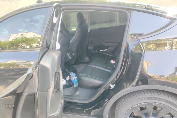 Tesla Model Y 2023 immagine di auto #19