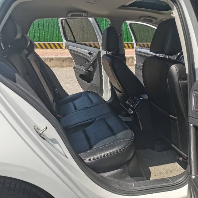 Volkswagen Golf 2020 car image #6