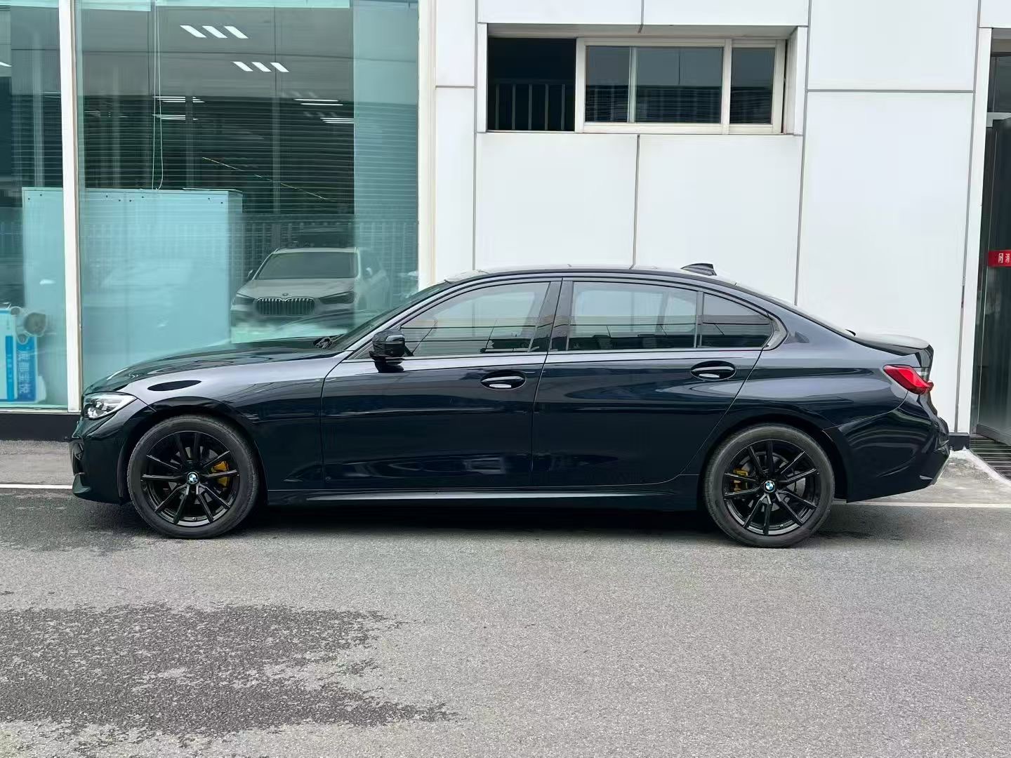 BMW 3 Series 2022 #2 BMW 3 Series 2022 car image #2