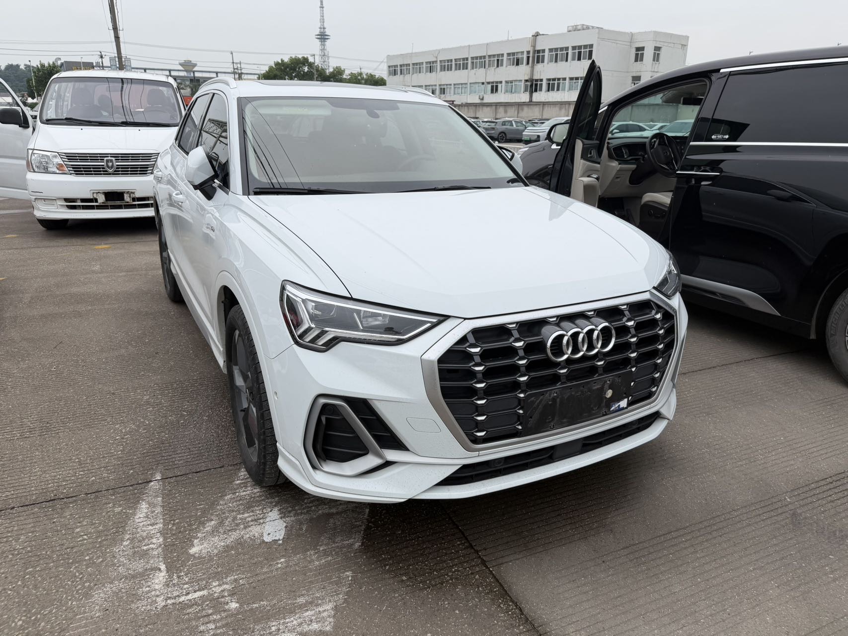 Audi Q3 2023 #3 Audi Q3 2023 car image #3