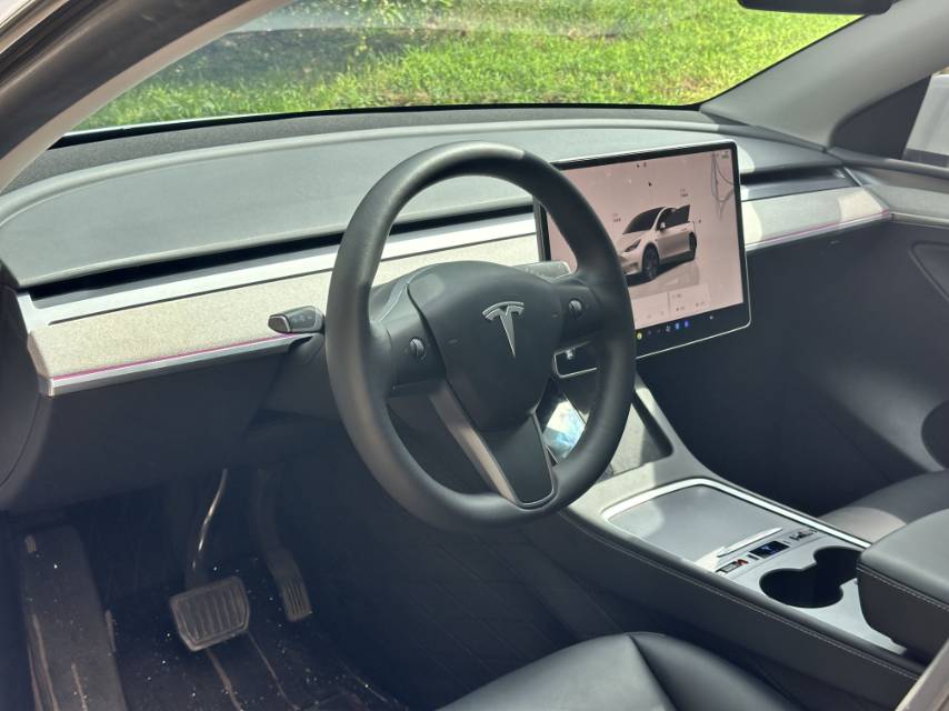 Tesla Model Y 2024 car image #5