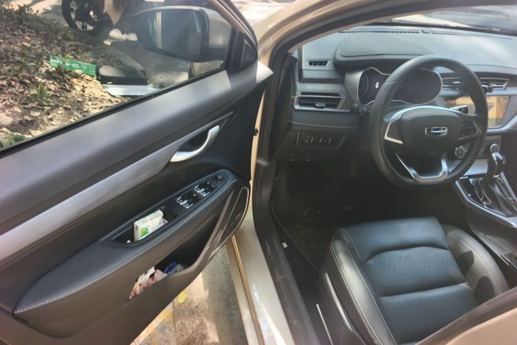GEELY Emgrand 2021 car image #13