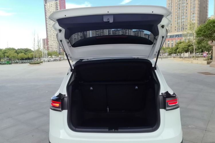 Volkswagen Tharu 2025 car image #19