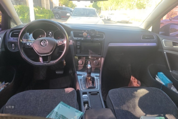 Volkswagen Golf 2019 car image #11