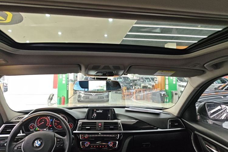 BMW 3 Series 2017 car image #20