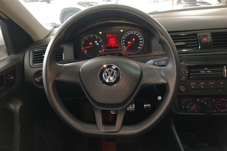 Volkswagen Santana 2018 car image #11