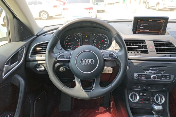 Audi Q3 2017 #15 Audi Q3 2017 car image #15
