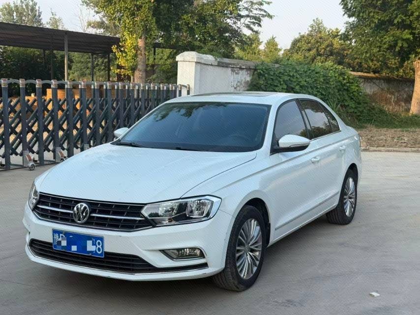 Volkswagen Bora 2016 car image 