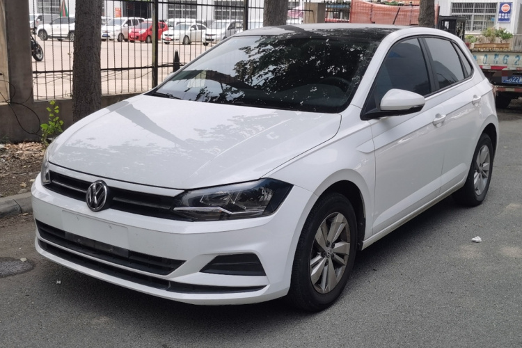 Volkswagen Polo 2020 car image #2