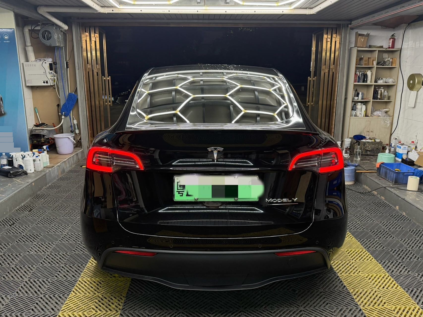 Tesla Model Y 2022 car image #4