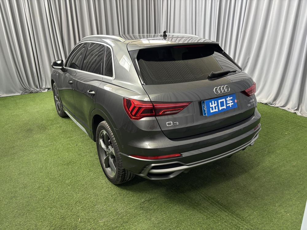 Audi Q3 2022 car image #4