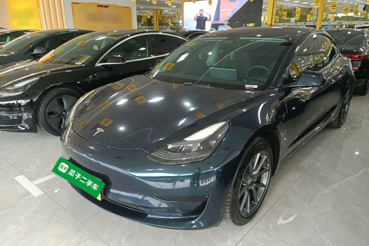 Tesla Model 3 2023 car image #2
