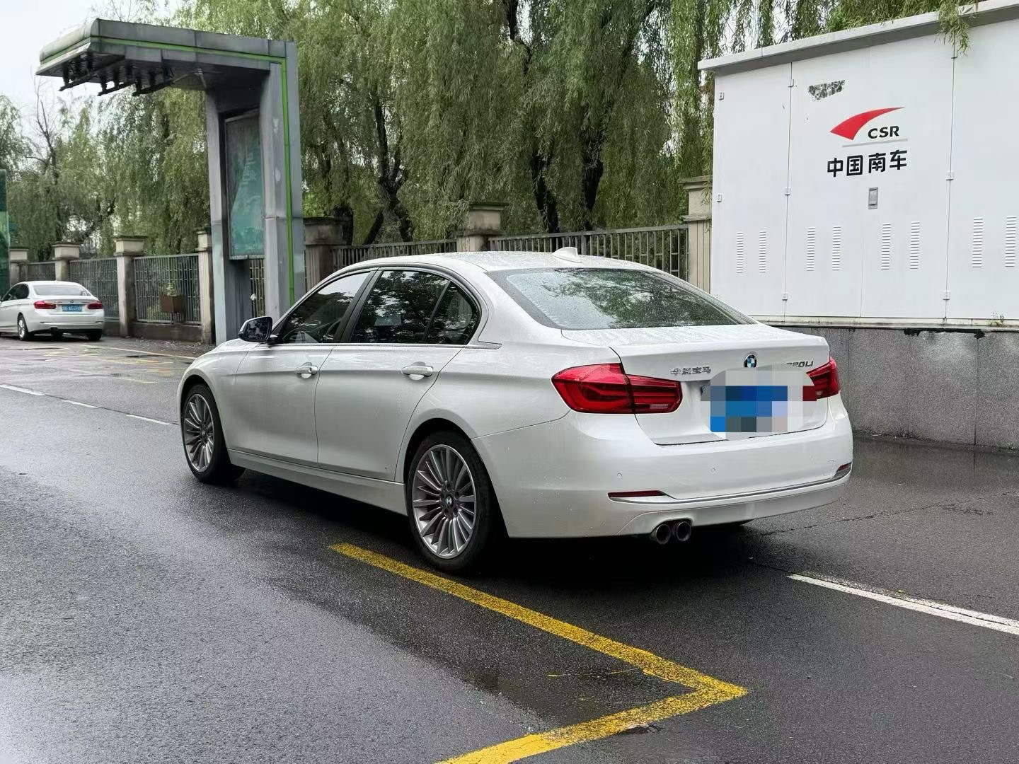 BMW 3 Series 2019 car image #8