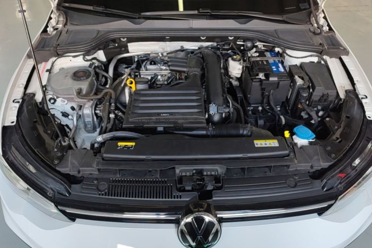Volkswagen Golf 2024 car image #20