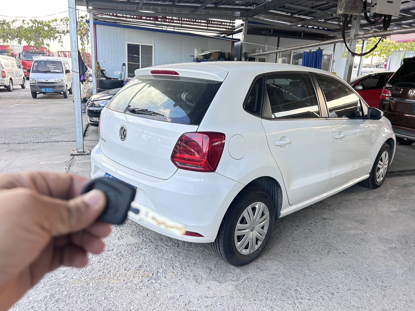 Volkswagen Polo 2016 car image #3