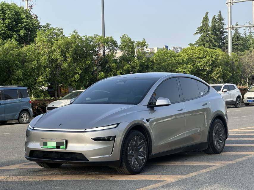 Tesla Model Y L 2025 Tesla Model Y L 2025 car image