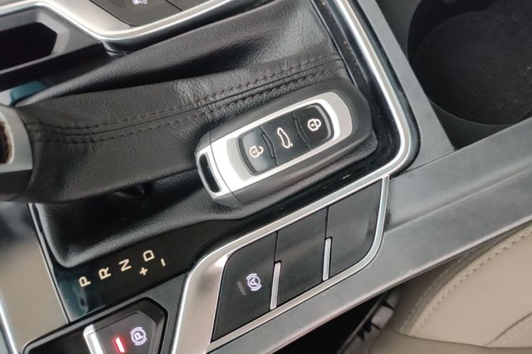 GEELY Emgrand 2019 #9 GEELY Emgrand 2019 car image #9