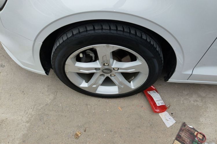 Audi A3 2019 car image #9