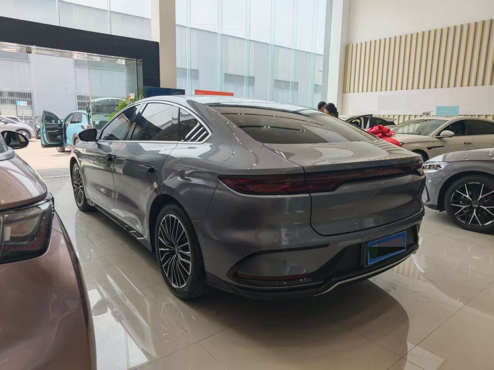BYD Han 2023 car image #8