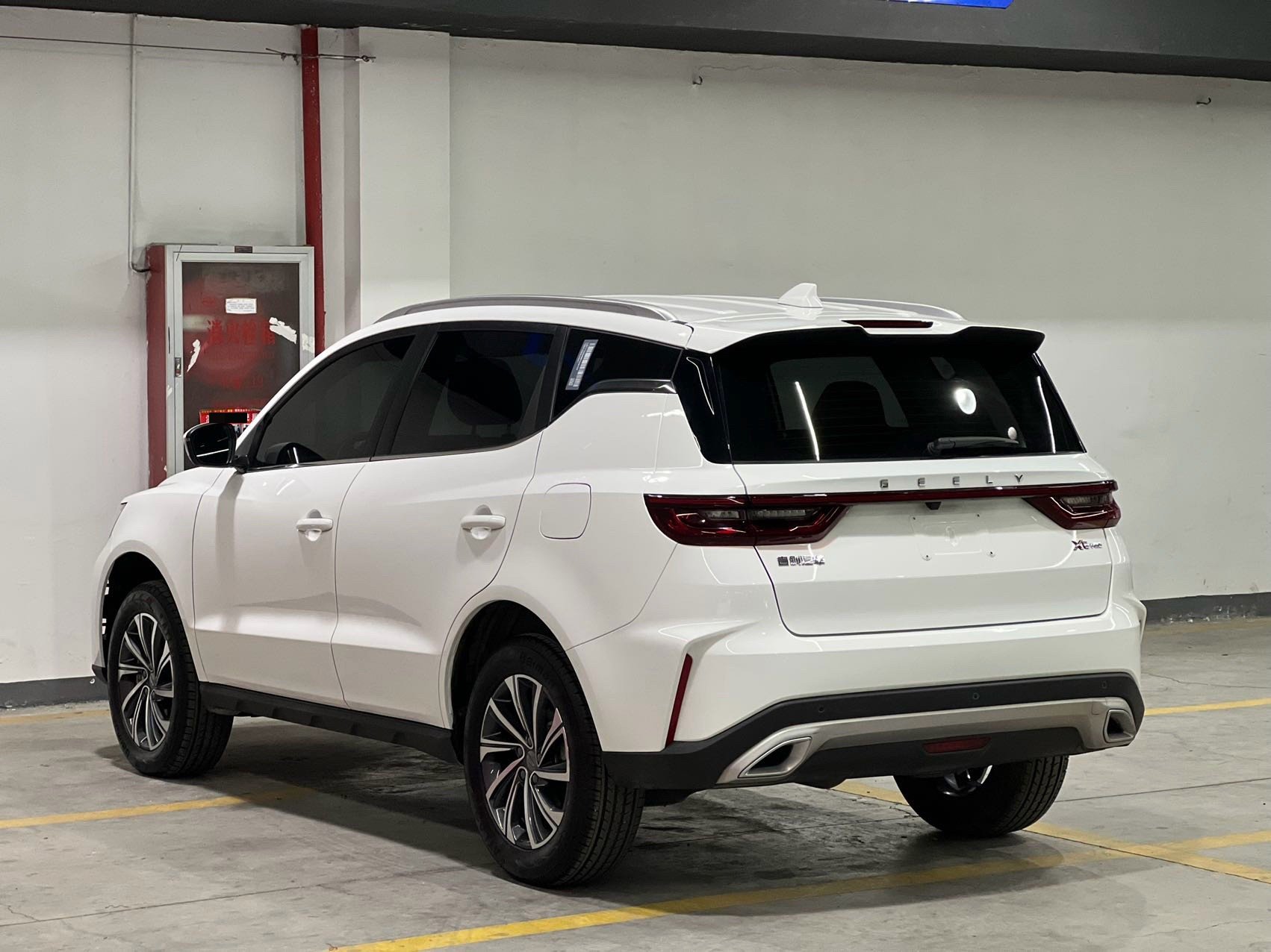 GEELY Vision X6 2021 car image #3