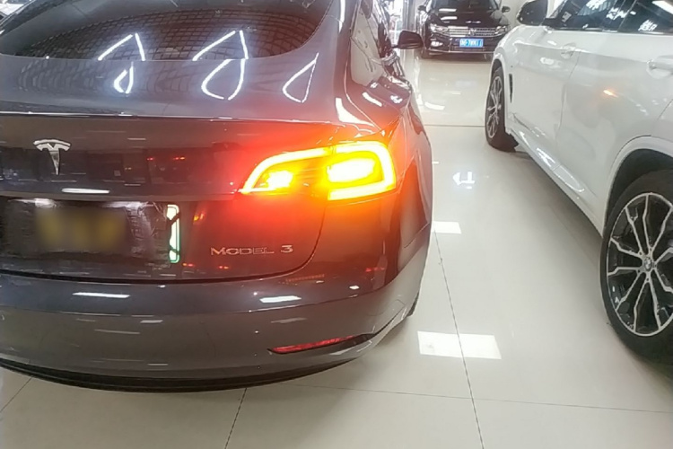 Tesla Model 3 2022 car image #8