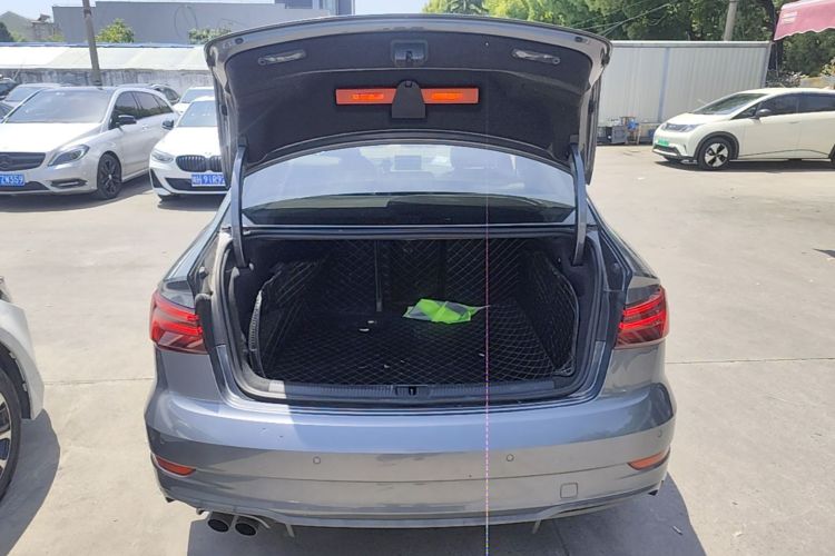 Audi A3 2018 car image #19