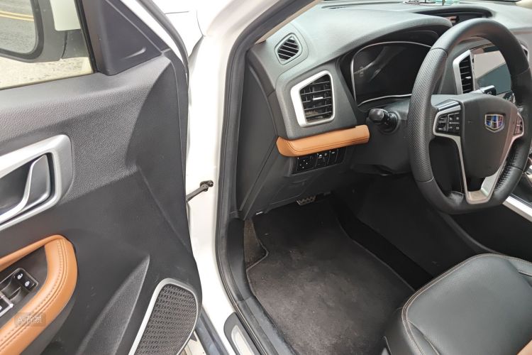 GEELY Vision X6 2018 immagine di auto #18