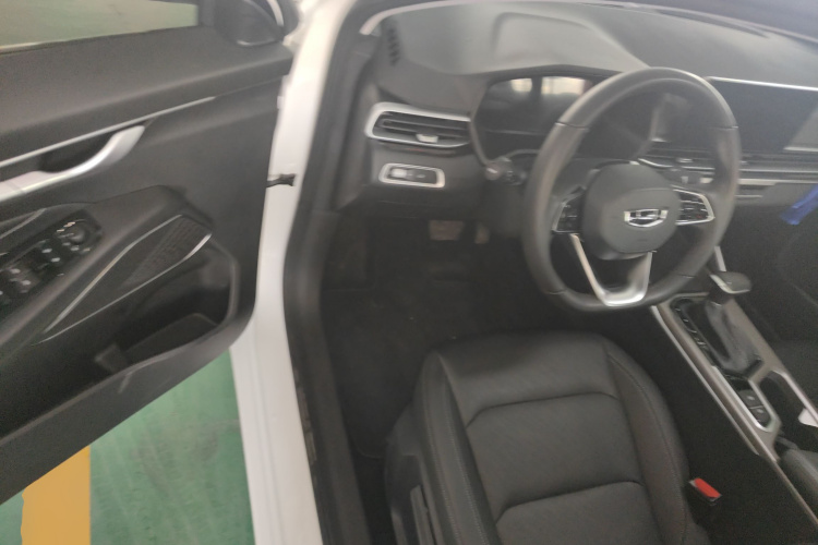 GEELY Emgrand 2022 car image #16
