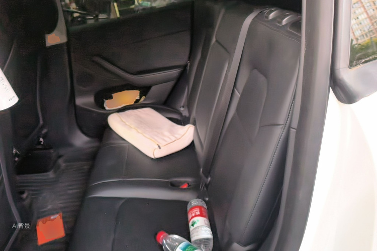 Tesla Model Y 2021 #19 Tesla Model Y 2021 car image #19