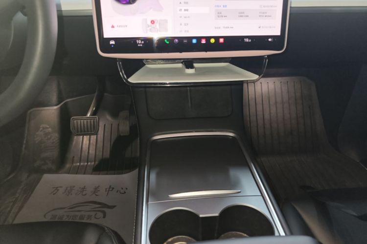 Tesla Model Y 2022 car image #14