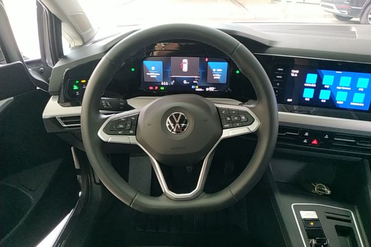 Volkswagen Golf 2024 #11 Volkswagen Golf 2024 صورة سيارة #11